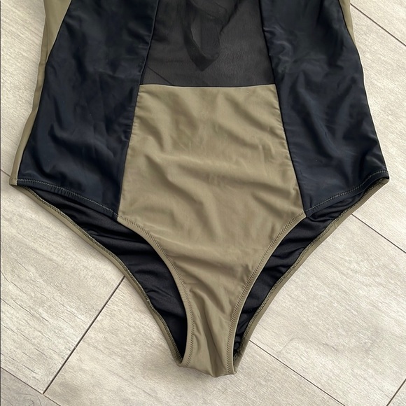 CUPSHE Halter One Piece Swimsuit in Black and Olive Mesh Cut-Out, Size XXL - Picture 5 of 10